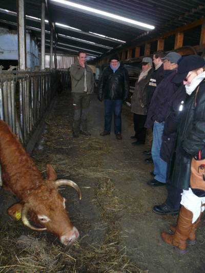 Im Kuhstall. Vlnr.: Robert Kasper, Bürgermeisterkandidat Stephan Paule, Klaus-Dieter Behlen, Frank Jungk, Richard Weicker, Ursula Helm.